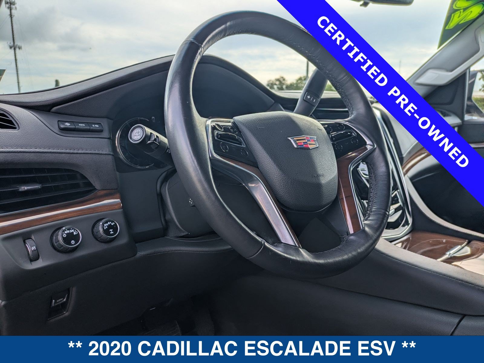 Used 2020 Cadillac Escalade ESV Premium Luxury AWD/4WD image 34