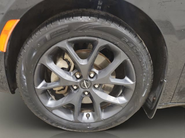 Used 2022 Chrysler Pacifica Touring-L w/ S Appearance Package AWD/4WD image 24