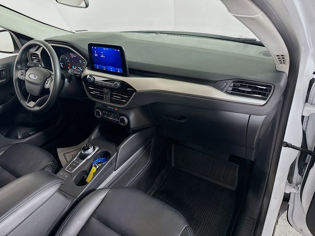 Certified 2022 Ford Escape SEL image 29