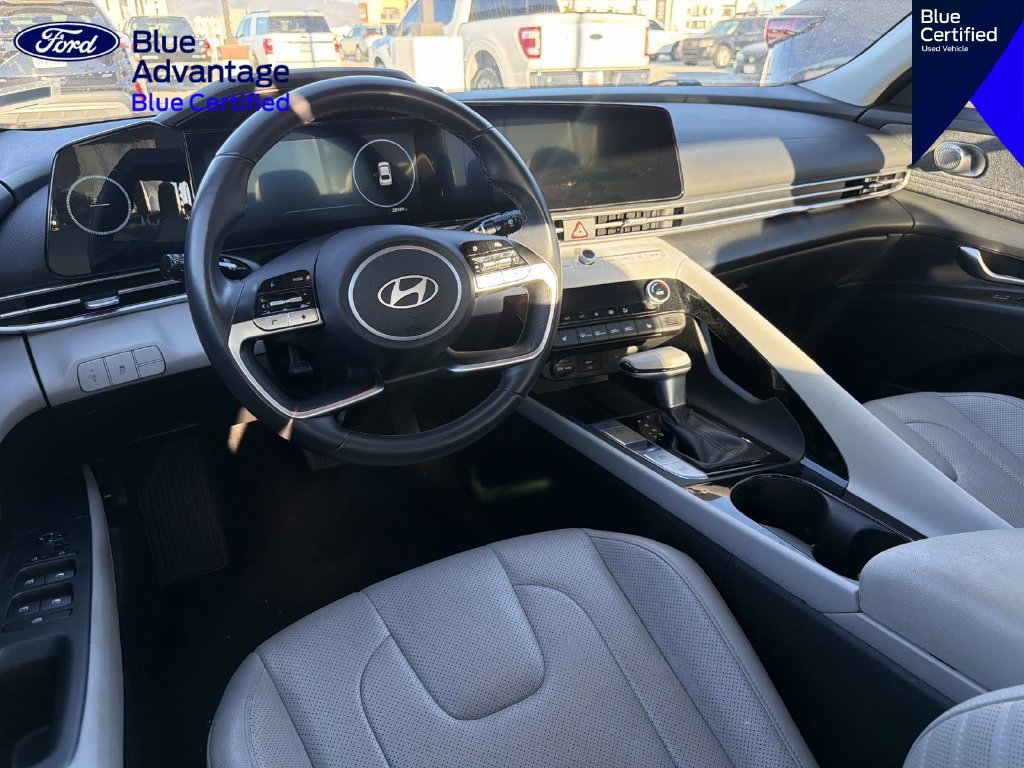Used 2025 Hyundai Elantra Limited FWD image 8