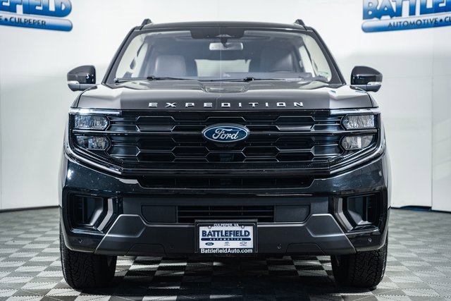 Certified 2025 Ford Expedition Active image 2