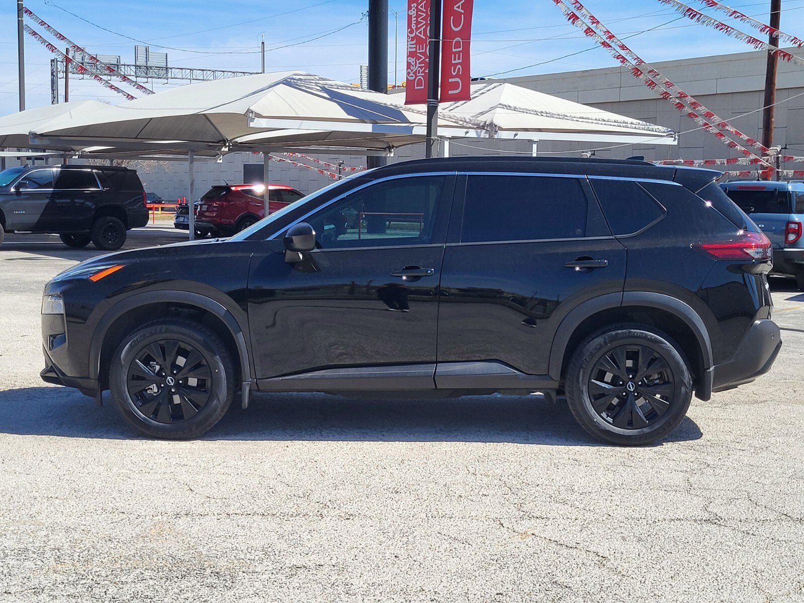 Used 2023 Nissan Rogue SV w/ SV Premium B Package image 7