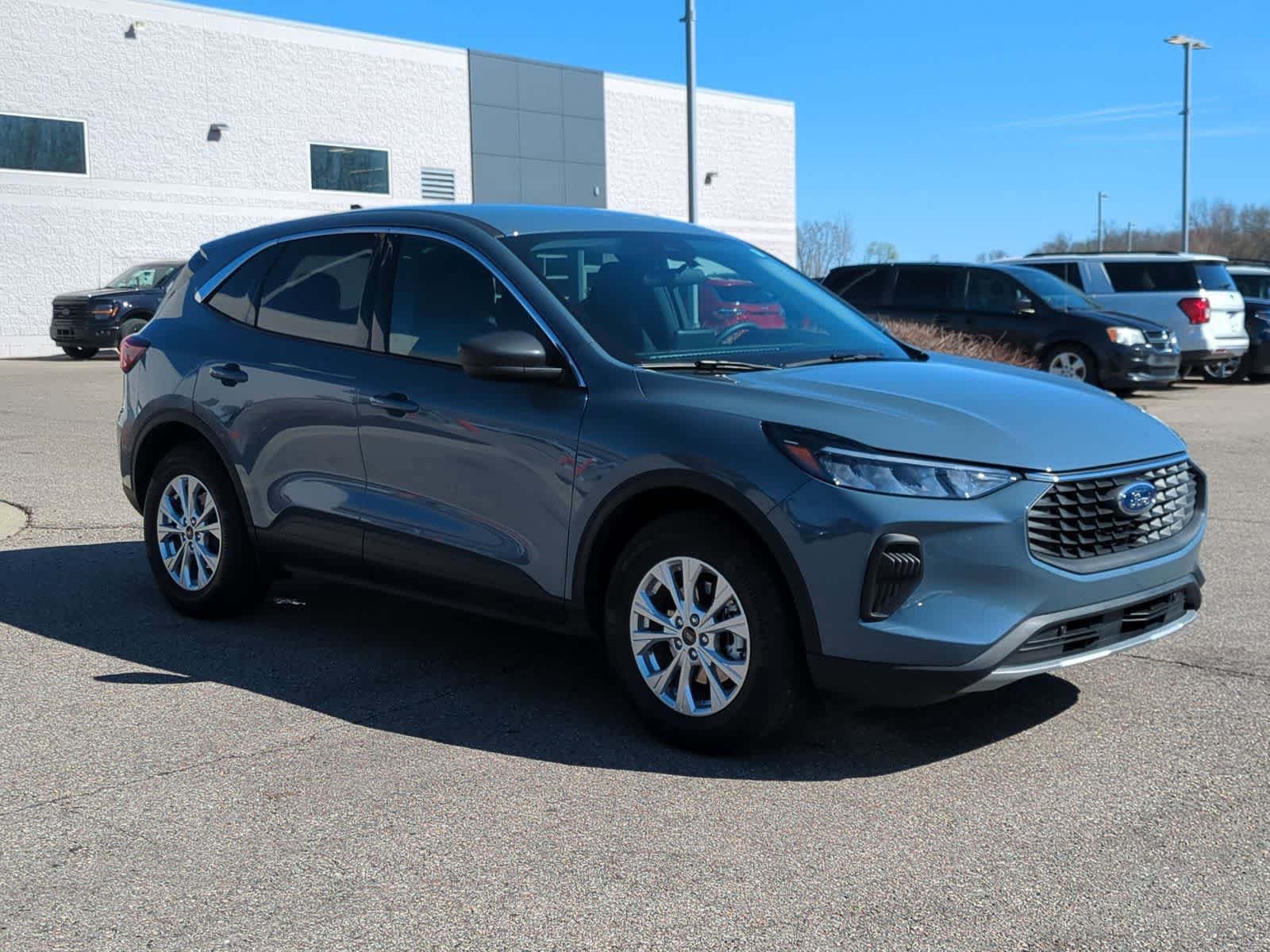 Certified 2023 Ford Escape Active AWD/4WD image 2
