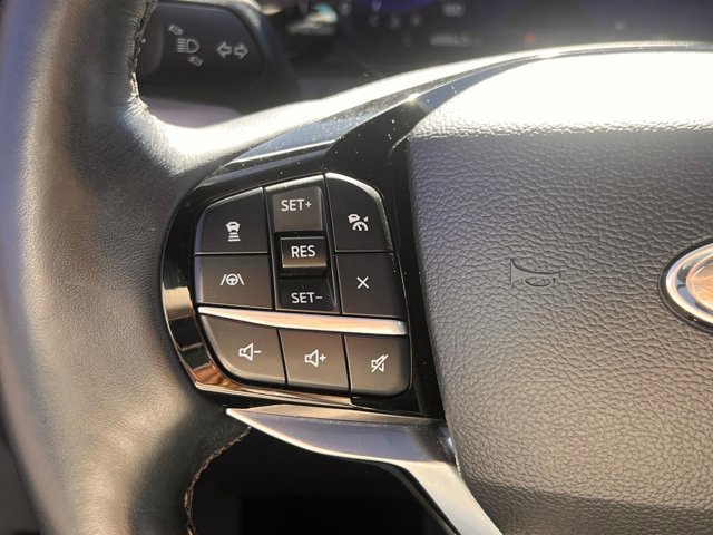 Certified 2022 Ford Explorer Platinum w/ Equipment Group 601A image 18