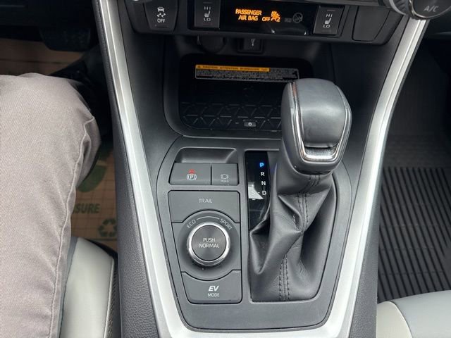 Used 2021 Toyota RAV4 XLE Premium image 25