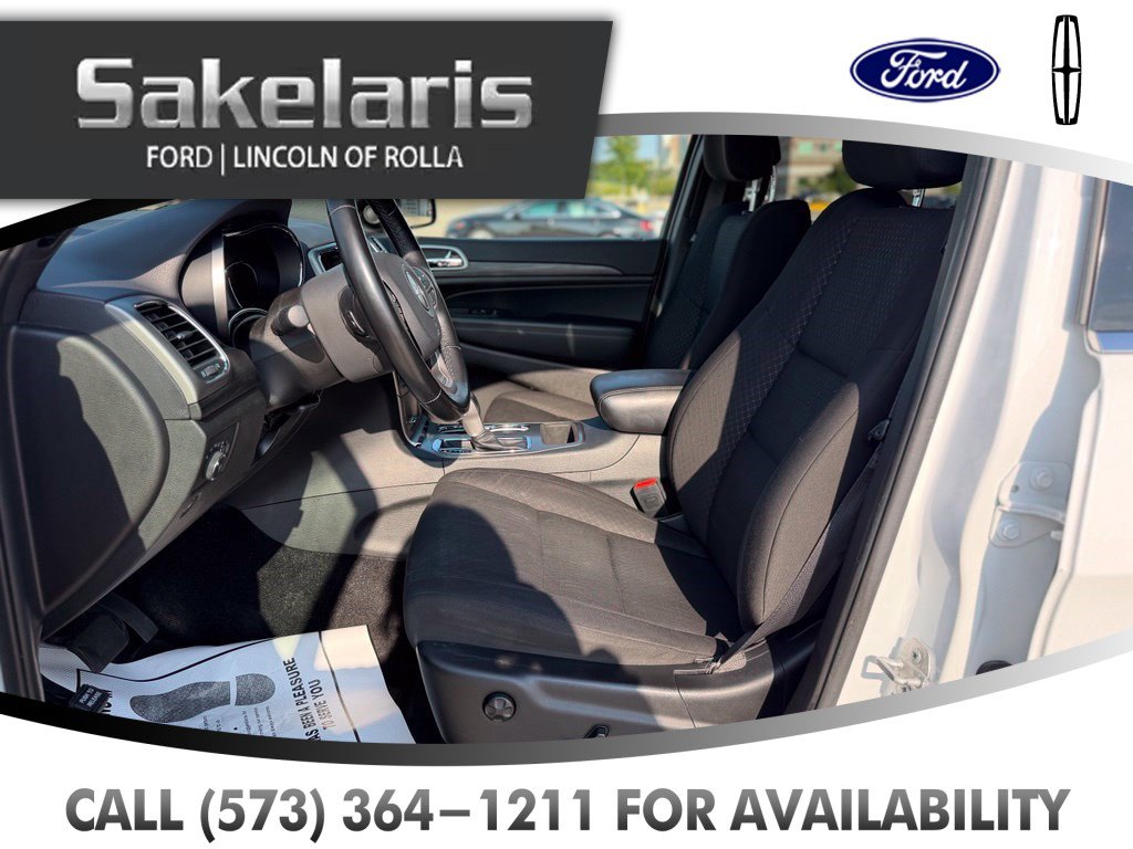 Used 2021 Jeep Grand Cherokee Laredo w/ Security & Convenience Group AWD/4WD image 12