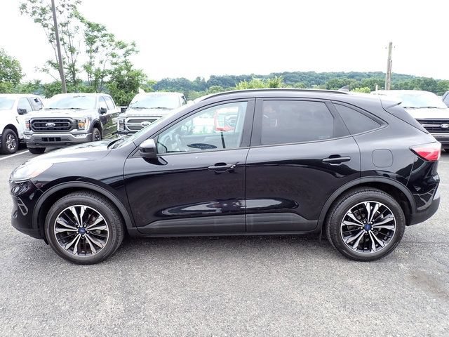 Certified 2022 Ford Escape SE w/ SE Sport Appearance Package AWD/4WD image 2