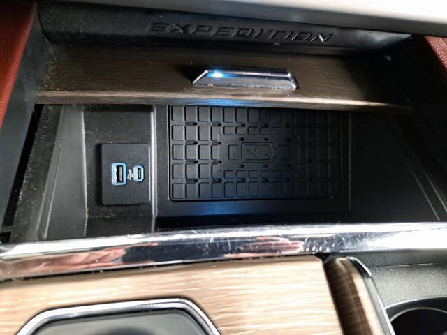 Certified 2024 Ford Expedition Limited image 13