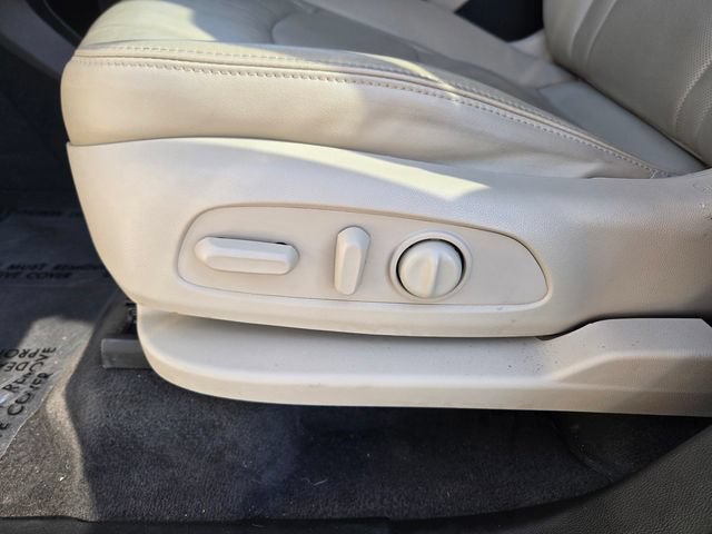 Used 2020 Buick Enclave Essence w/ LPO, Touring Package FWD image 12