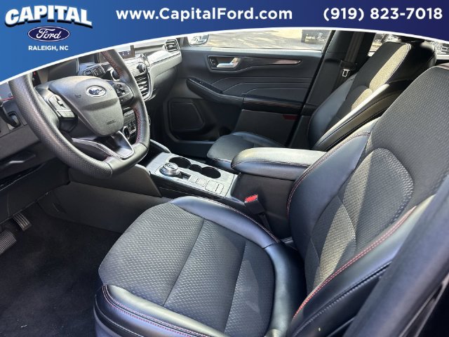 Certified 2025 Ford Escape ST-Line Select AWD/4WD image 19