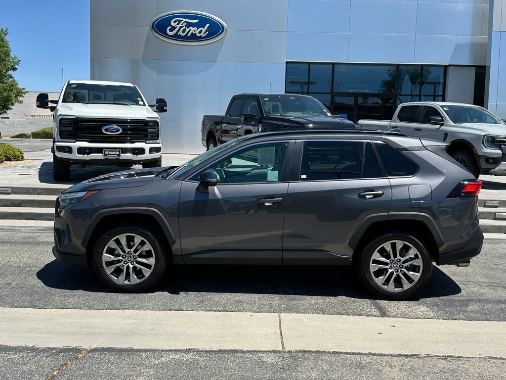 Used 2022 Toyota RAV4 XLE Premium FWD image 3