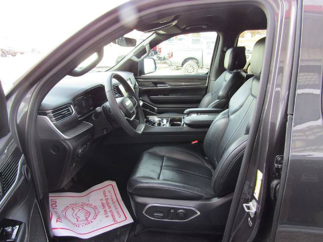 Used 2022 Jeep Wagoneer Series III AWD/4WD image 27