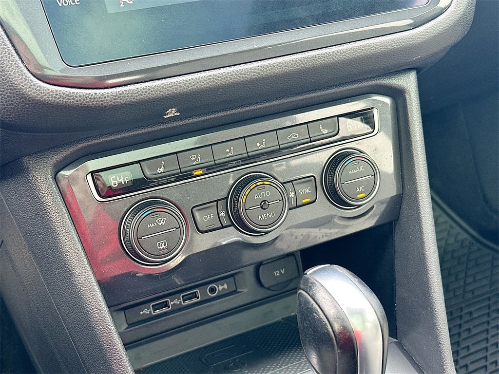 Used 2020 Volkswagen Tiguan SE image 15