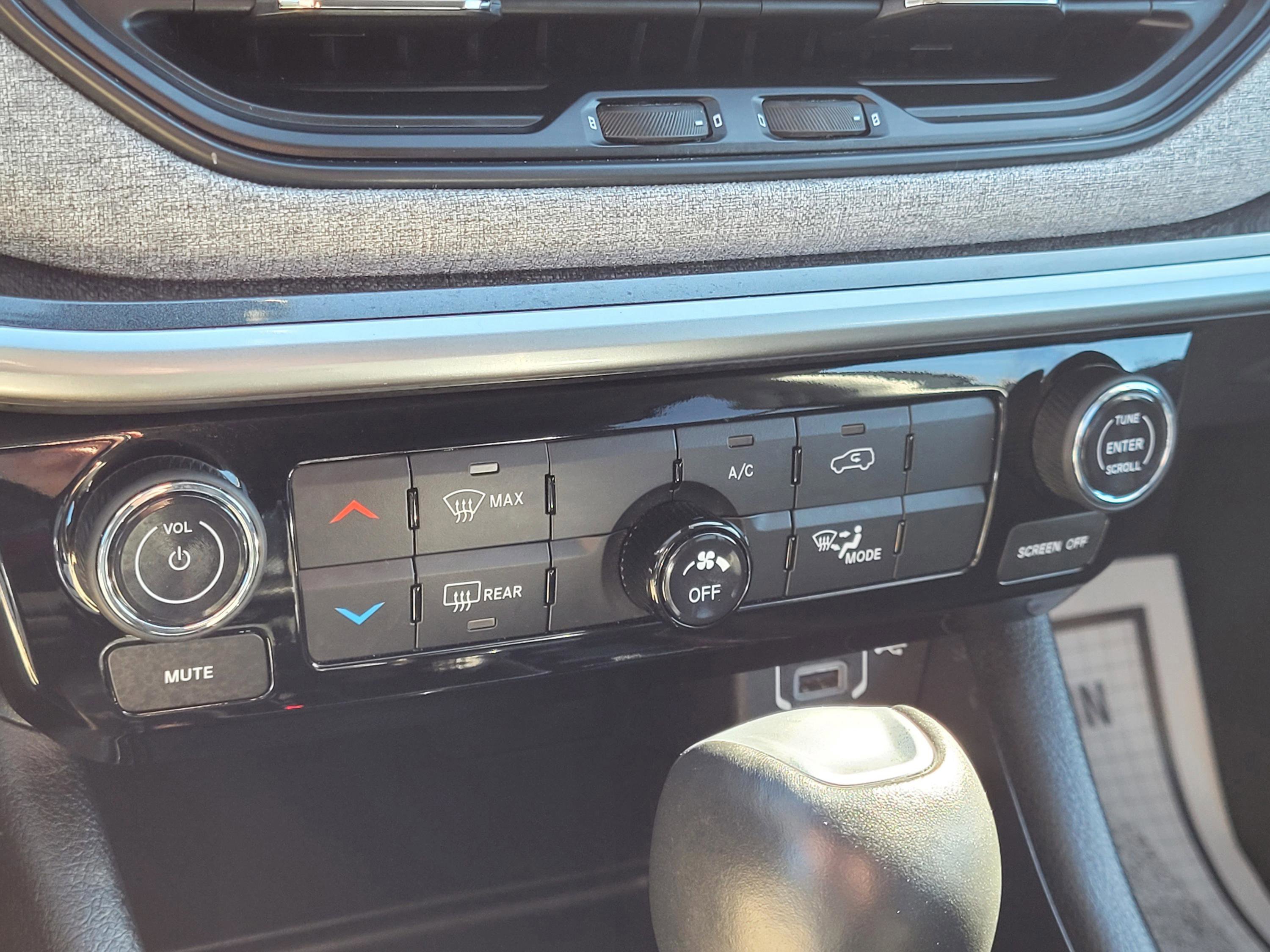 Used 2022 Jeep Compass Latitude image 21