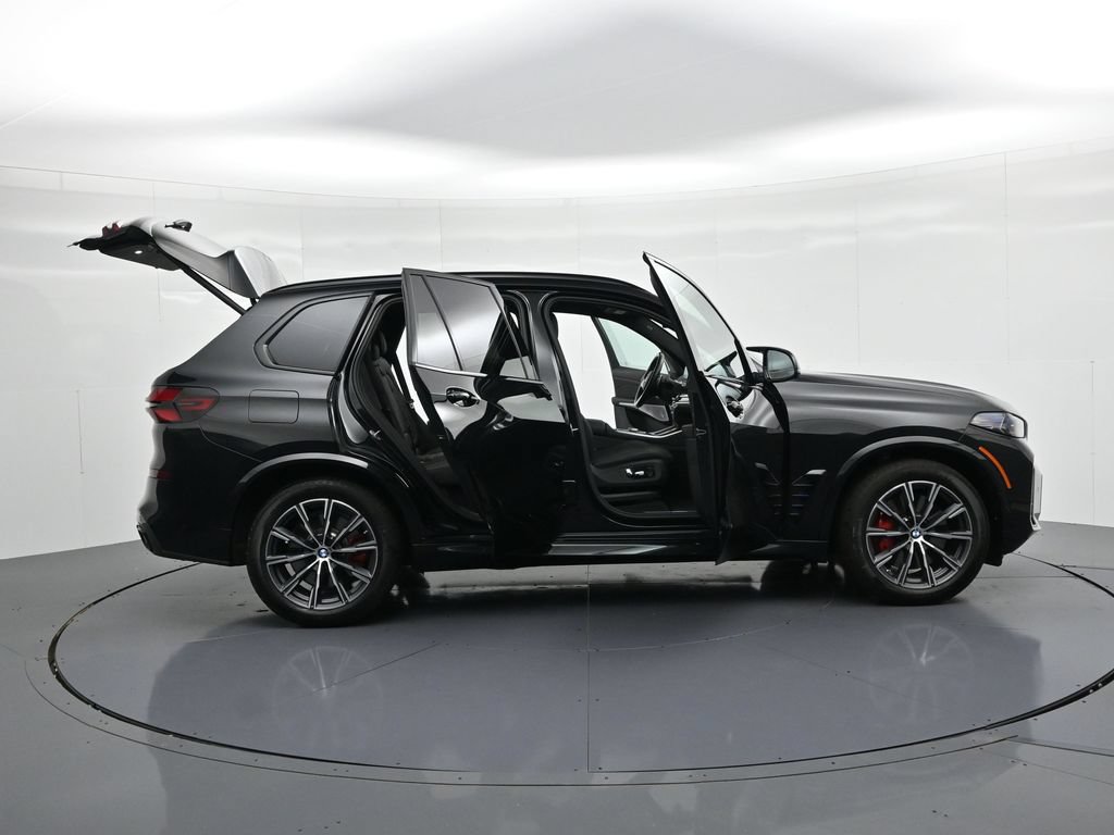 Used 2024 BMW X5 M60i AWD/4WD image 26