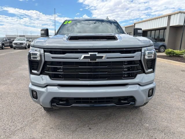 Used 2024 Chevrolet Silverado 2500 LTZ w/ LTZ Plus Package AWD/4WD image 2