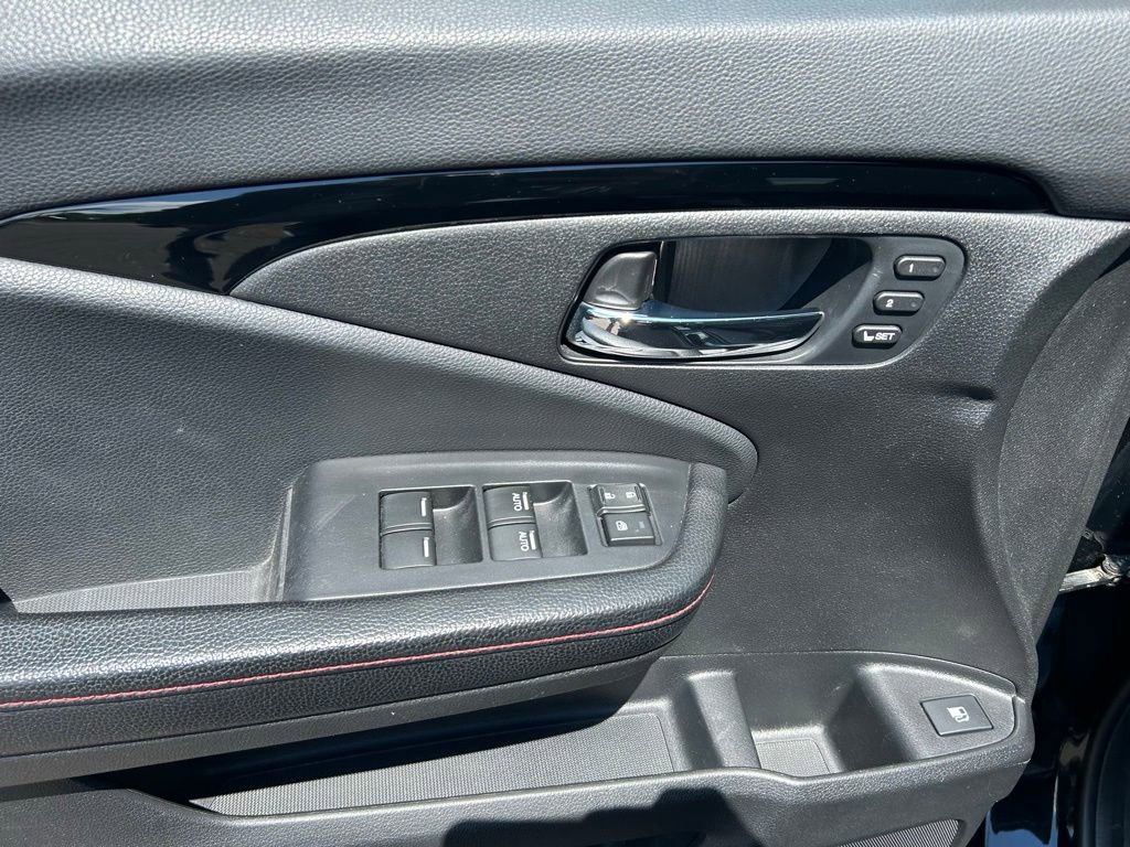 Used 2018 Honda Ridgeline Black Edition image 14