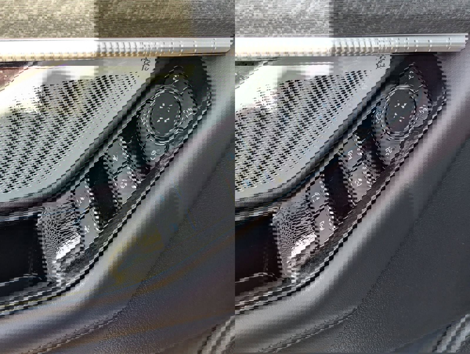 Certified 2025 Ford Explorer Platinum w/ LUX Leather Package image 20