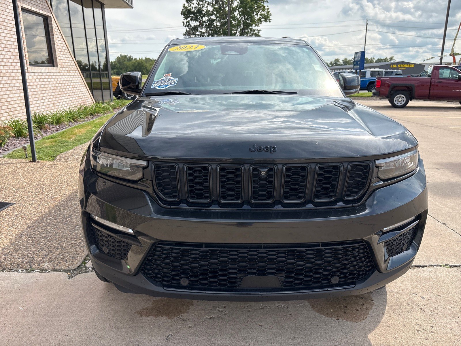 Used 2023 Jeep Grand Cherokee Limited w/ Luxury Tech Group II AWD/4WD image 6