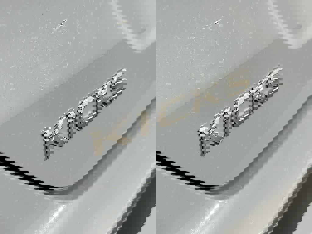 Used 2023 Nissan Kicks SV image 10