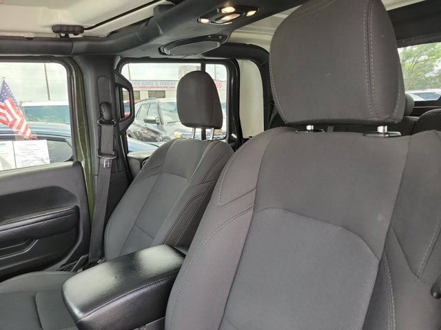 Used 2022 Jeep Gladiator Sport AWD/4WD image 18