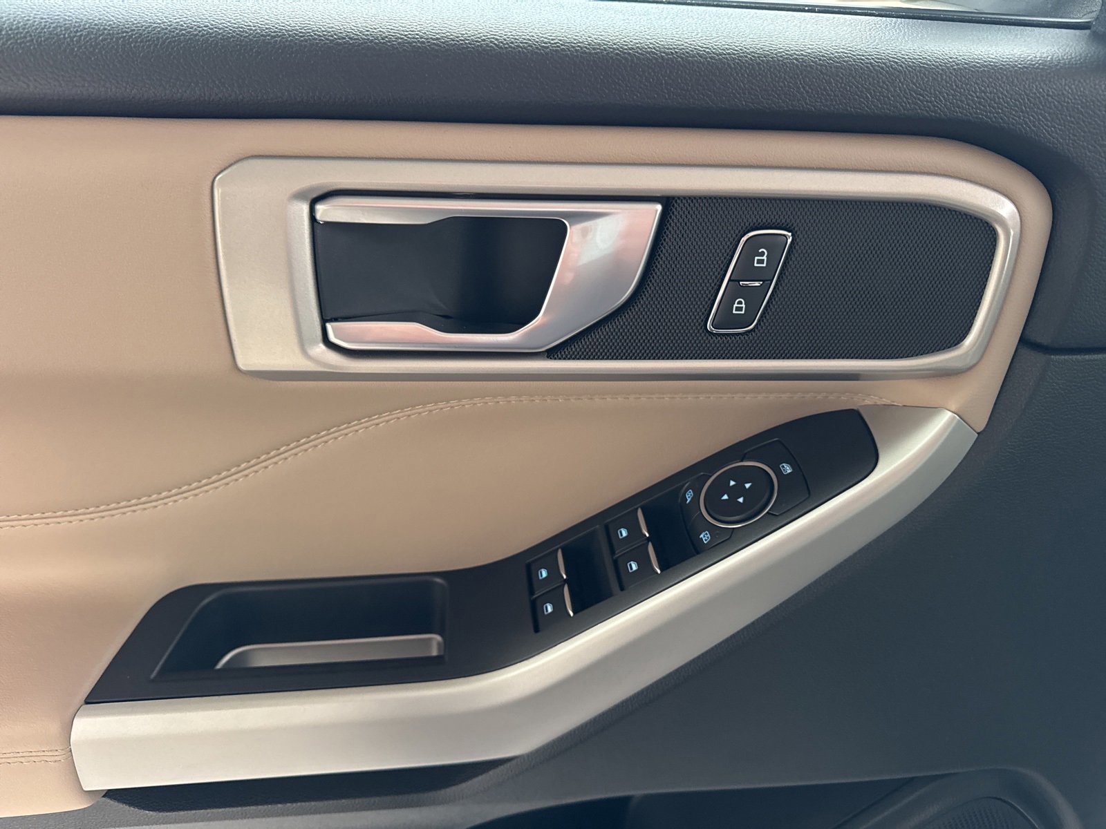 Certified 2023 Ford Explorer XLT w/ Equipment Group 202A image 27