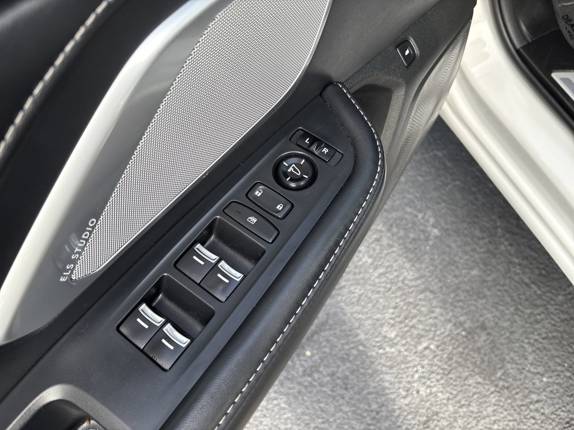 Used 2025 Acura RDX SH-AWD w/ Technology Package image 16