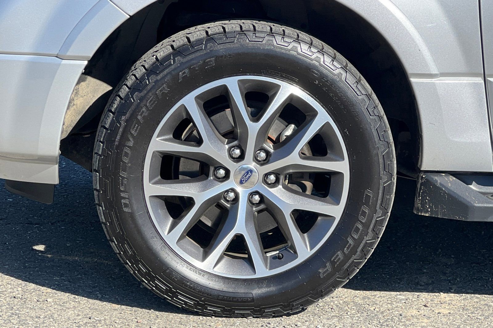 Certified 2017 Ford Expedition XLT w/ Equipment Group 201A image 25