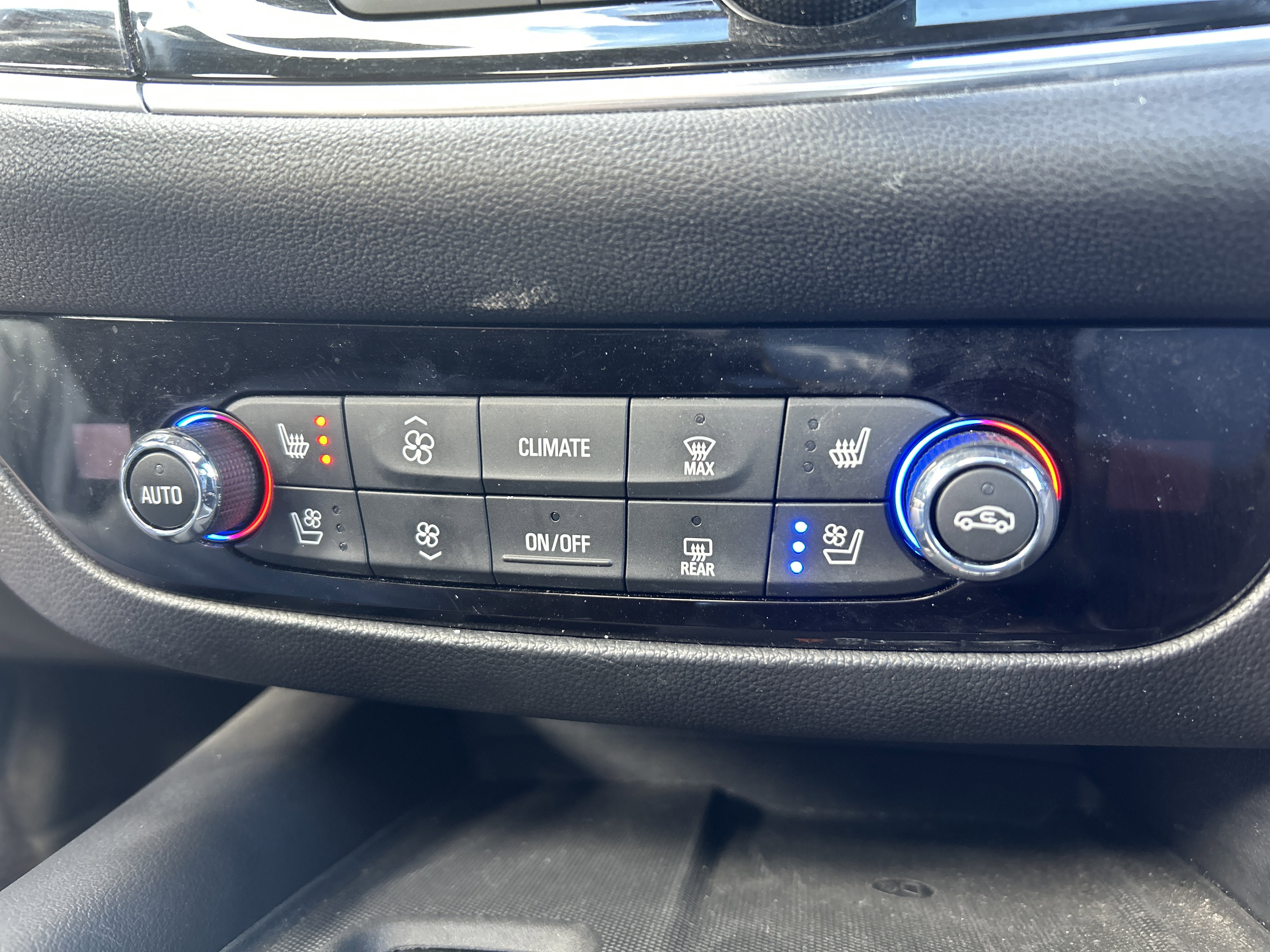 Used 2021 Buick Enclave Avenir image 20