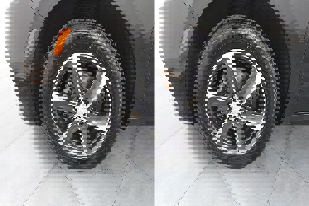 Used 2022 Buick Enclave Essence w/ Experience Buick Package image 29