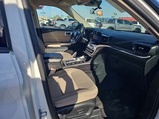 Certified 2023 Ford Explorer XLT image 17