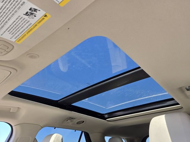 Certified 2021 Ford Explorer Platinum w/ Equipment Group 601A image 10