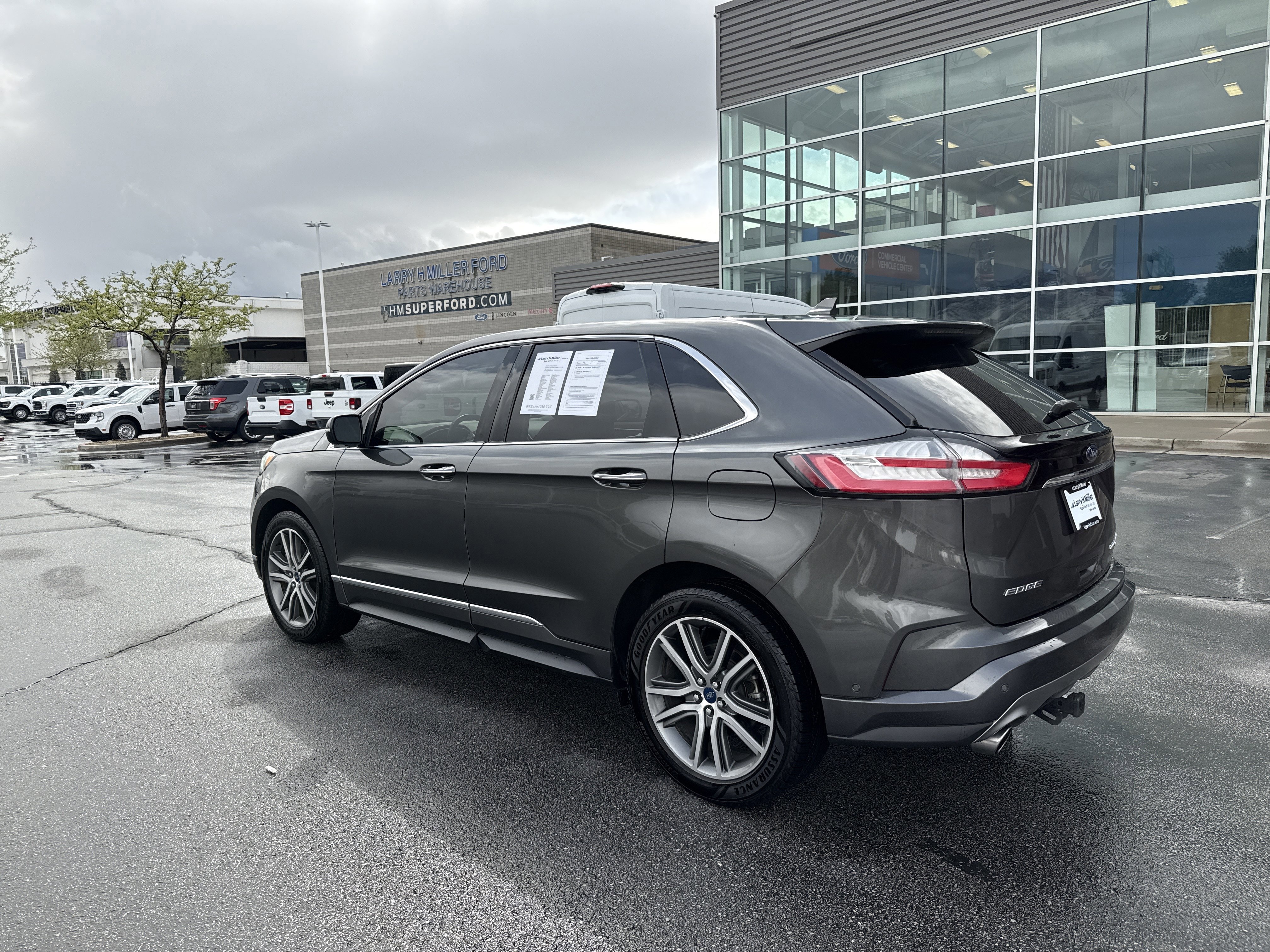 Certified 2019 Ford Edge Titanium w/ Equipment Group 301A image 3