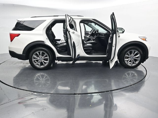 Certified 2023 Ford Explorer Limited w/ Limited Technology Package AWD/4WD image 46