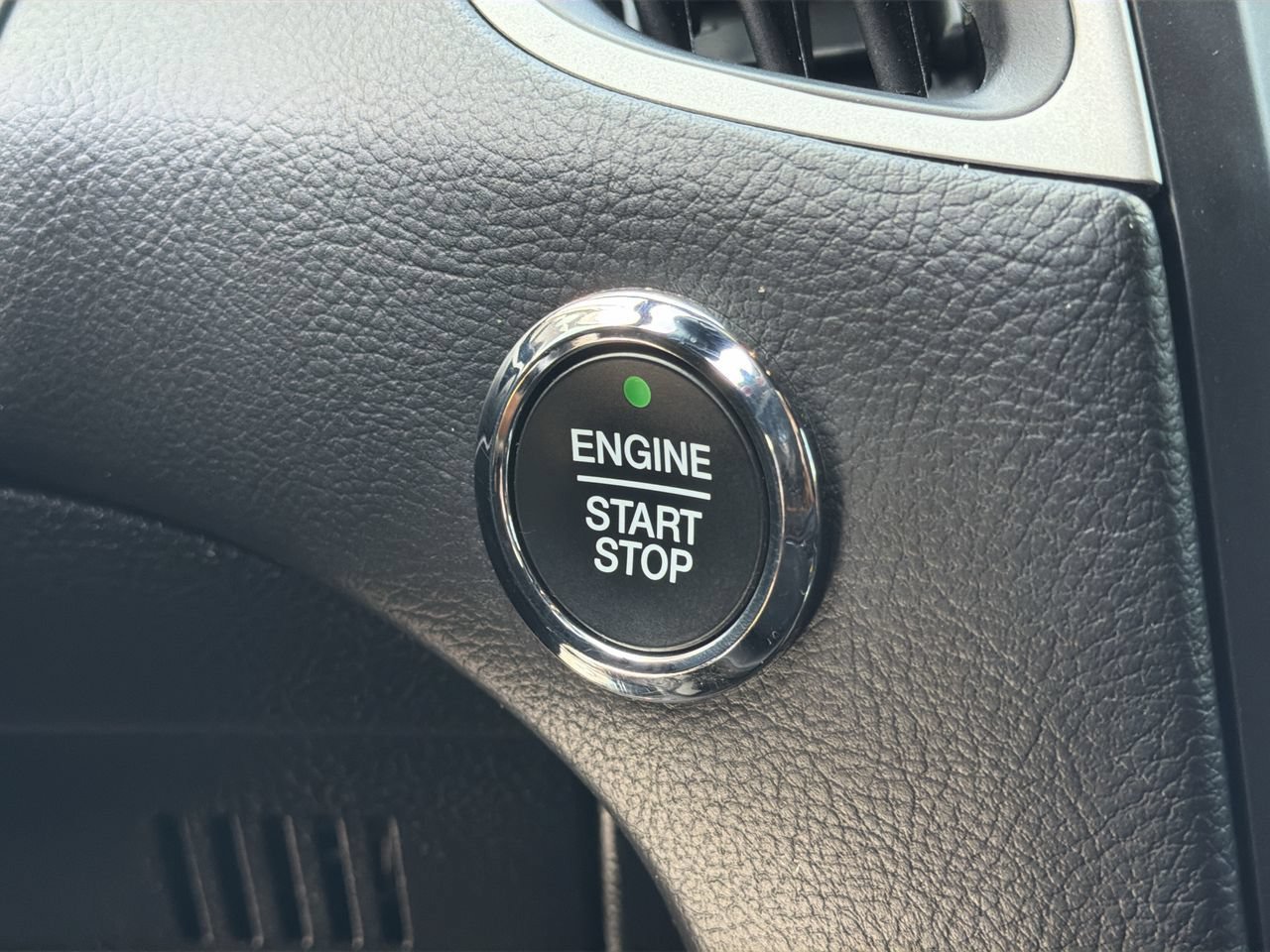 Certified 2024 Ford Edge ST-Line AWD/4WD image 29