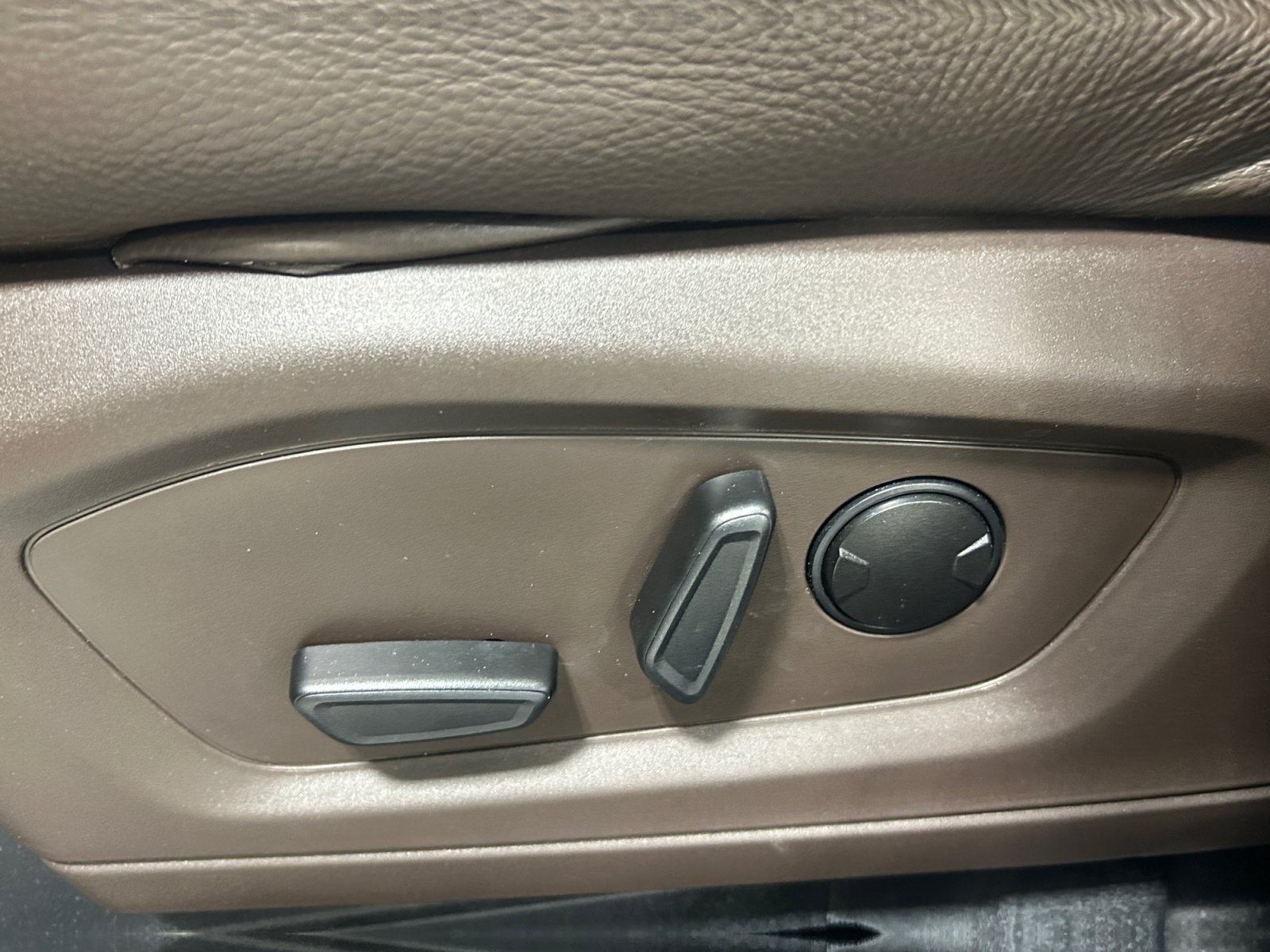 Certified 2023 Ford Explorer King Ranch w/ Technology Package RWD image 14