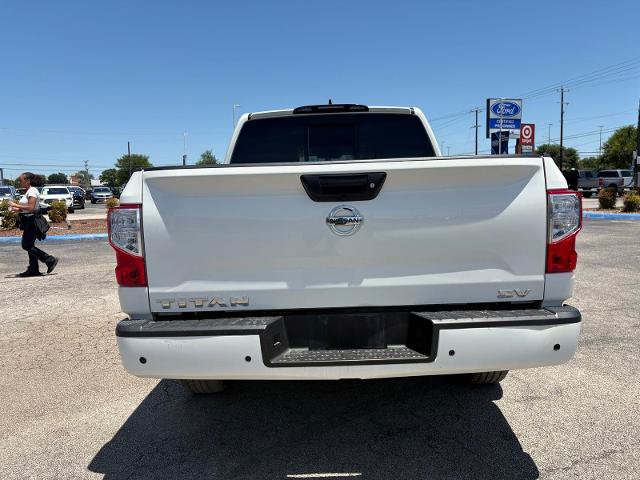 Used 2022 Nissan Titan SV RWD image 6