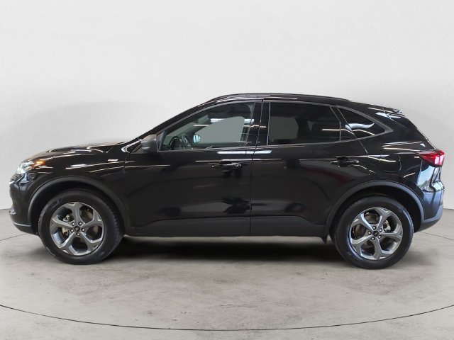 Certified 2025 Ford Escape ST-Line AWD/4WD image 8