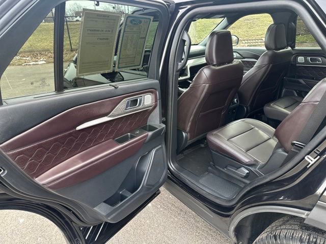 Certified 2025 Ford Explorer Platinum w/ Ultimate Package image 35