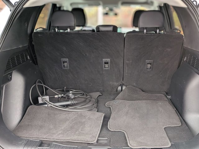 Certified 2024 Ford Escape SE w/ PHEV Premium Package image 32