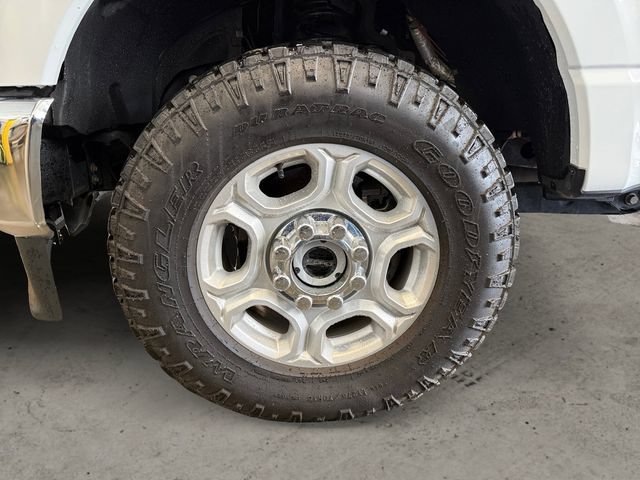 Certified 2025 Ford F350 XLT w/ FX4 Off-Road Package AWD/4WD image 9