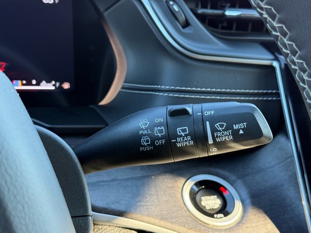 Used 2024 Jeep Grand Cherokee Limited image 22