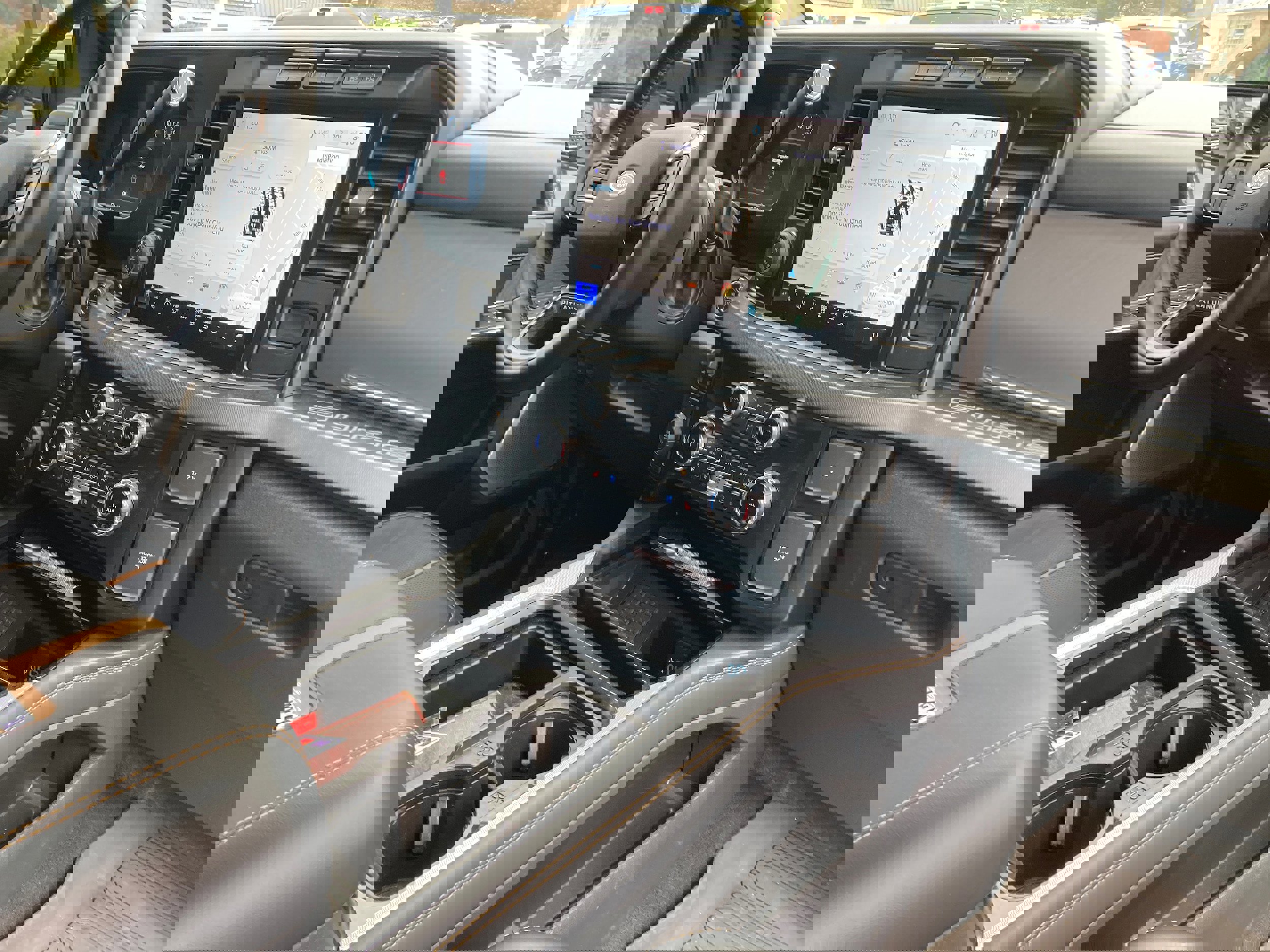 Certified 2024 Ford F350 Platinum w/ FX4 Off-Road Package image 21