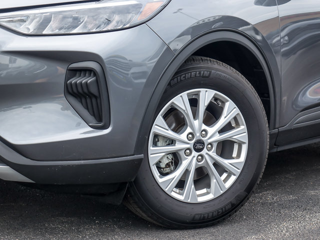 Certified 2024 Ford Escape Active w/ Tech Pack #2 FWD image 3