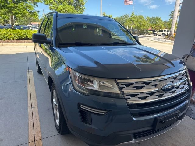 Certified 2018 Ford Explorer XLT FWD image 3