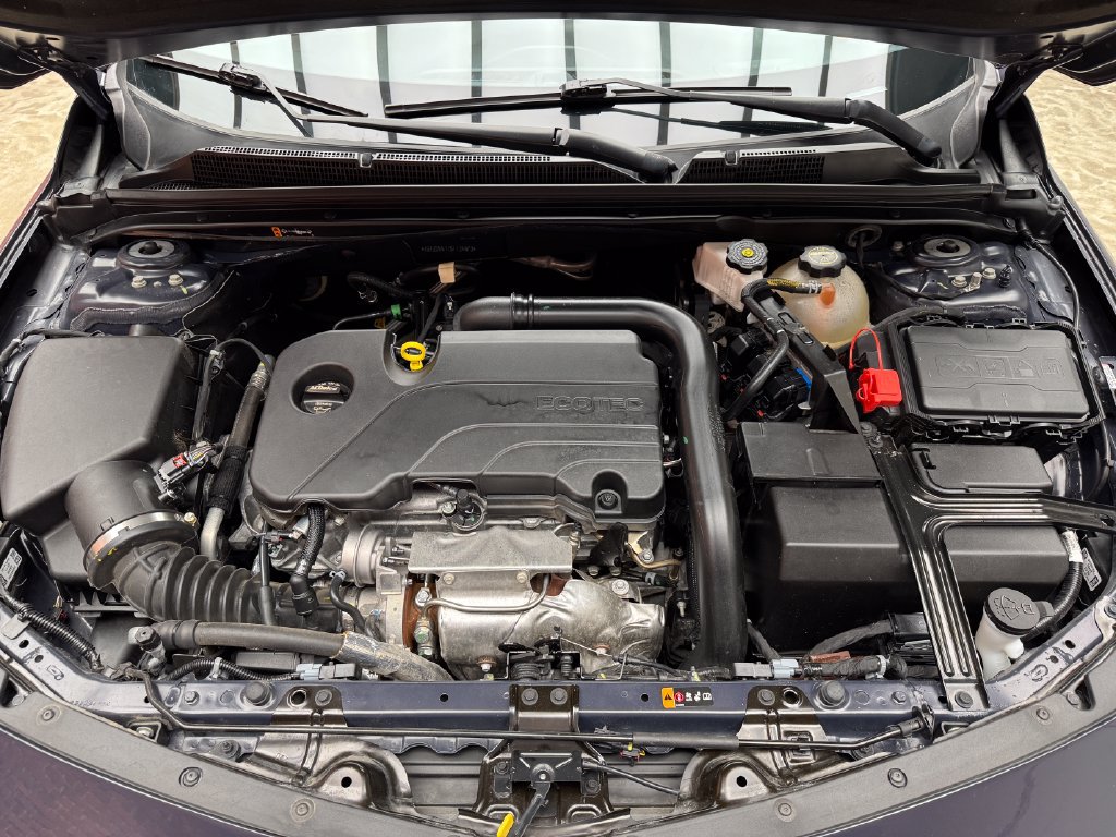 Used 2025 Chevrolet Malibu LT FWD image 29