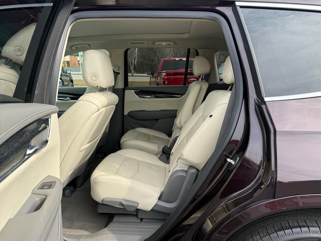 Used 2021 Cadillac XT6 Premium Luxury image 14