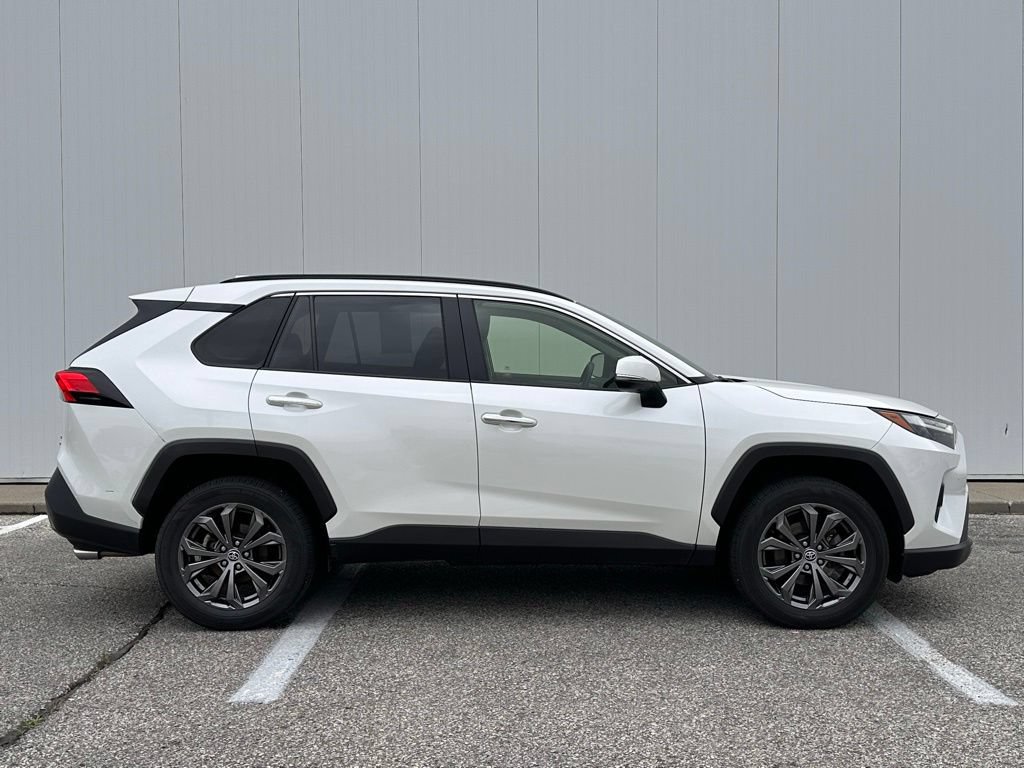 Used 2022 Toyota RAV4 Limited AWD/4WD image 7
