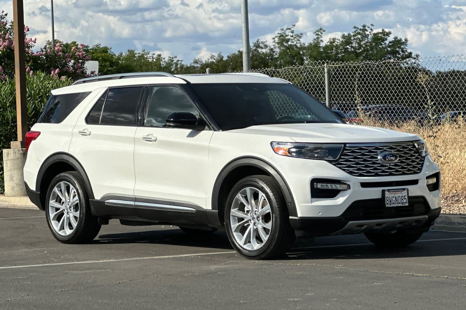 Certified 2021 Ford Explorer Platinum w/ Equipment Group 601A AWD/4WD image 9