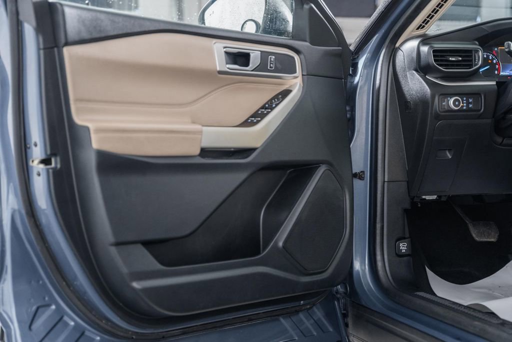 Certified 2021 Ford Explorer XLT w/ Equipment Group 202A image 40